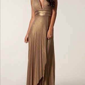 Stunning Bebe Tyra gold pleated “Marilyn” Dress. L